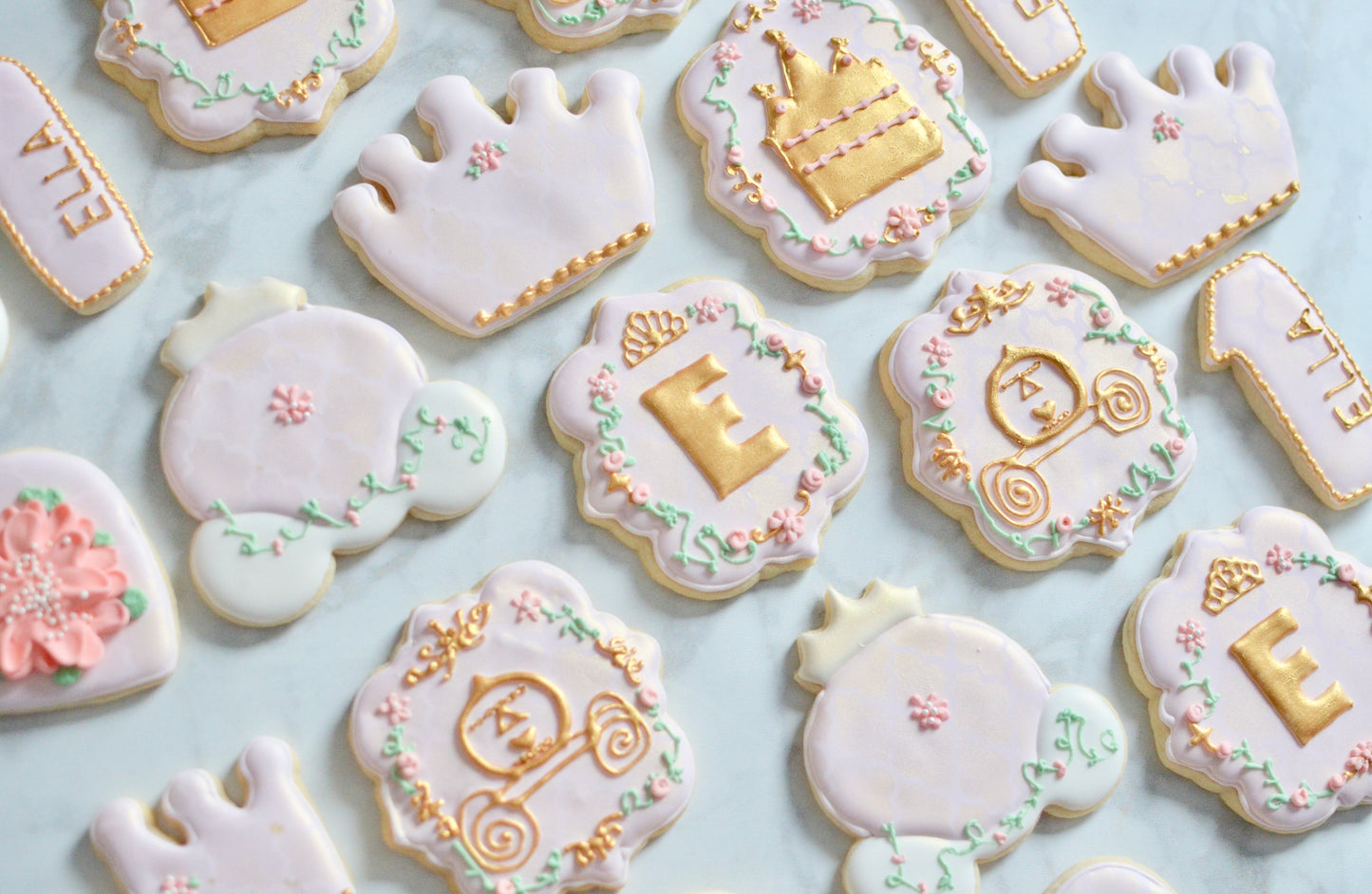 Custom Cookies - GOLD/CHARACTERS-