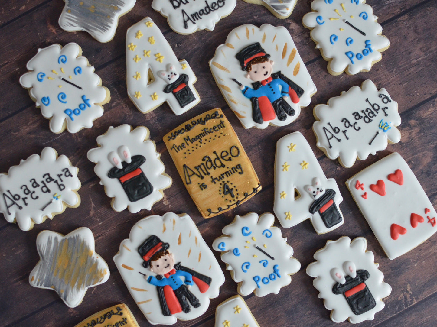 Custom Cookies - GOLD/CHARACTERS-