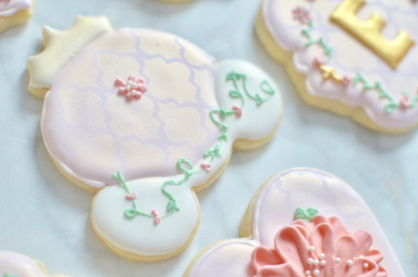 Custom Cookies - GOLD/CHARACTERS-